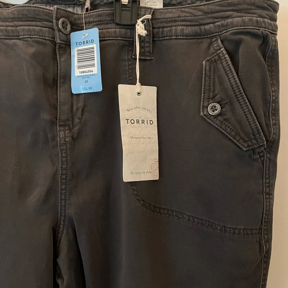 Torrid Dark Gray Capris - Picture 4 of 4